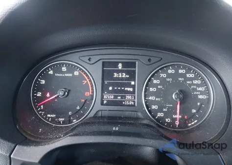 2018 Audi A3 2.0T Premium/2.0T Tech Premium z USA, uszkodzony, nr VIN WAUAUGFF2J1011474